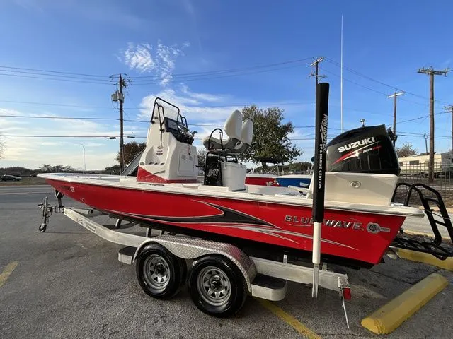 Slide: The Image of Blue Wave 2200STL 2016 - 3