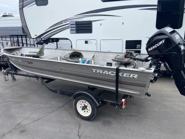 Slide: The Image of Carolina 17DLX 2006 - 3