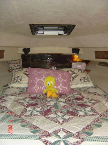 Slide: The Image of Sea Ray Sportfish Convertible 1985 - 10