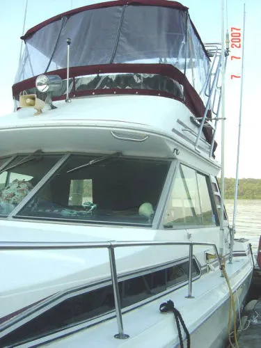 Slide: The Image of Sea Ray Sportfish Convertible 1985 - 3