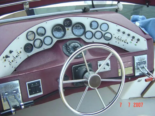 Slide: The Image of Sea Ray Sportfish Convertible 1985 - 4