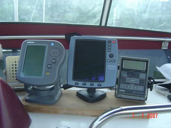 Slide: The Image of Sea Ray Sportfish Convertible 1985 - 6