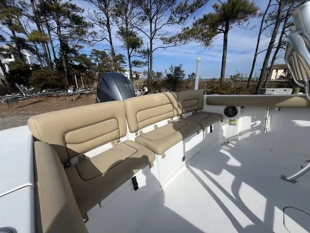 Slide: The Image of Sportsman Heritage 231 Center Console 2016 - 11