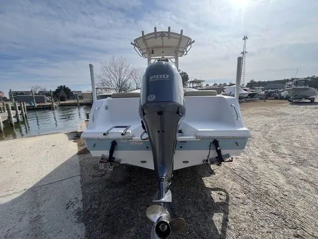 Slide: The Image of Sportsman Heritage 231 Center Console 2016 - 5