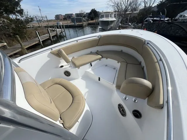 Slide: The Image of Sportsman Heritage 231 Center Console 2016 - 8