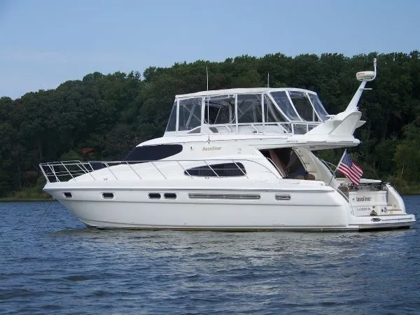 Slide: The Image of Sealine T51 2001 - 1