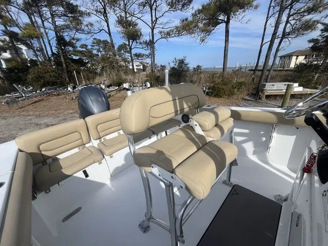 Slide: The Image of Sportsman Heritage 231 Center Console 2016 - 10