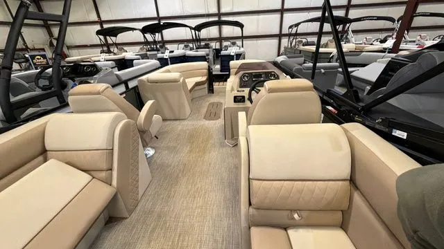 Slide: The Image of Veranda 22RC Vista View W/Yamaha 150 No Trailer 2026 - 19