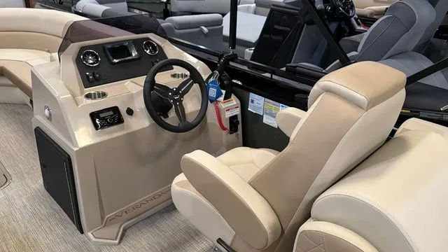 Slide: The Image of Veranda Vista View 22RC 2026 - 12