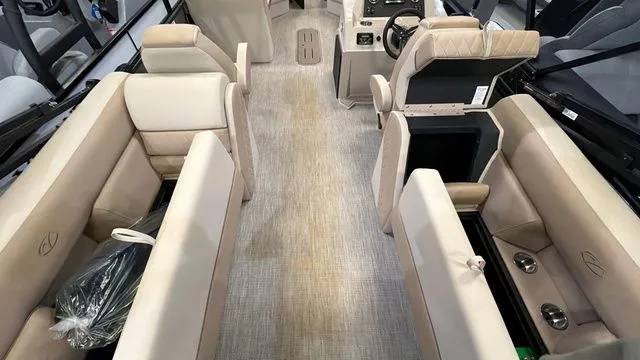 Slide: The Image of Veranda Vista View 22RC 2026 - 15