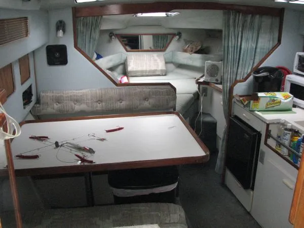 Slide: The Image of Sea Ray 300 Weekender 1988 - 10