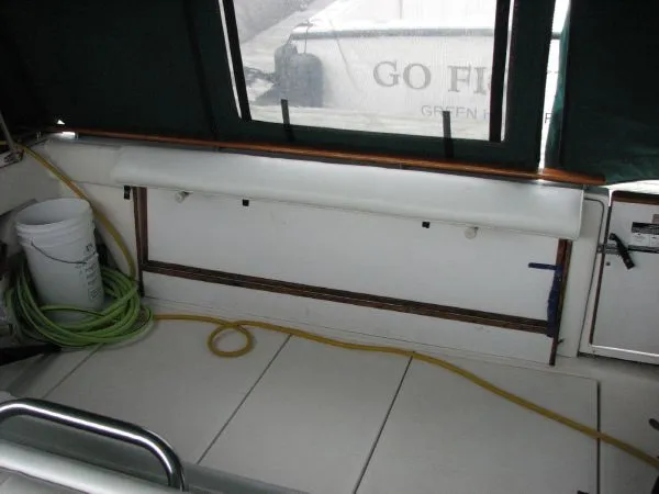 Slide: The Image of Sea Ray 300 Weekender 1988 - 3