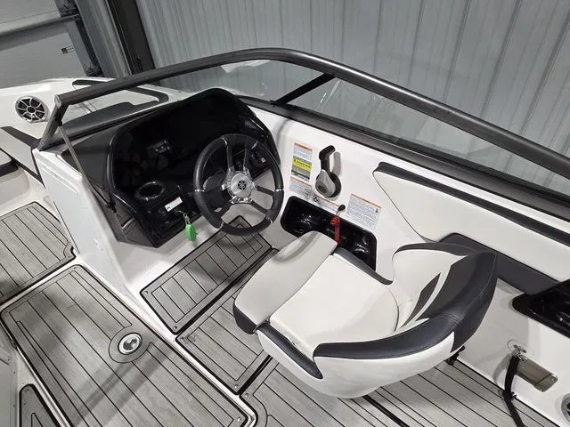 Slide: The Image of Yamaha 195S 2021 - 11