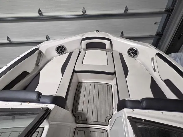 Slide: The Image of Yamaha 195S 2021 - 17