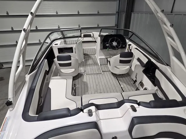 Slide: The Image of Yamaha 195S 2021 - 4