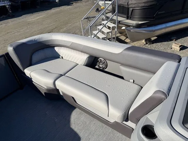 Slide: The Image of Godfrey Sweetwater 2286 SFL Tritoon - Yamaha 150 2026 - 13