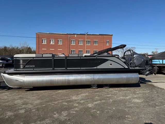 Slide: The Image of Godfrey Sweetwater 2286 SFL Tritoon - Yamaha 150 2026 - 3