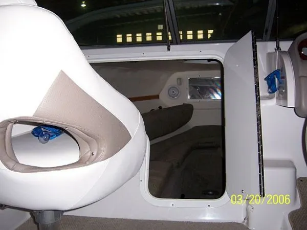 Slide: The Image of Four Winns 245 Sundowner 2004 - 9