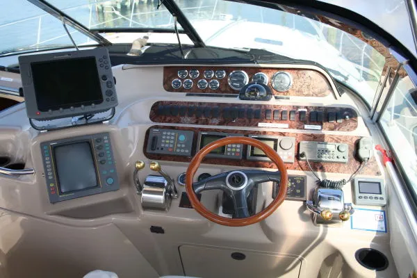 Slide: The Image of Sea Ray 400 Sundancer 1999 - 5