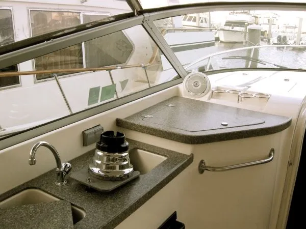 Slide: The Image of Rinker 410 Fiesta Vee Hardtop 2005 - 7