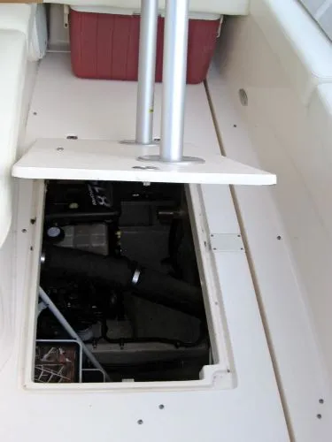 Slide: The Image of Rinker 410 Fiesta Vee Hardtop 2005 - 9