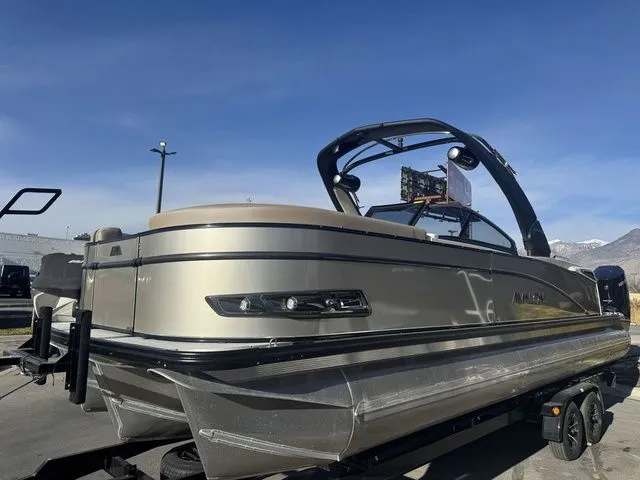 Slide: The Image of Avalon Excalibur LTD 2585 Twin SS 2026 - 6