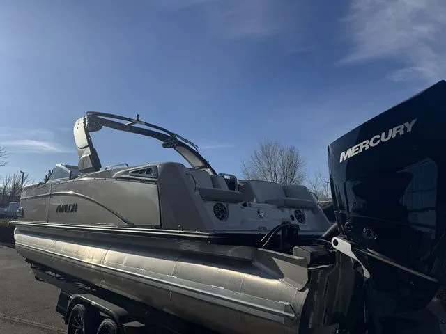 Slide: The Image of Avalon Excalibur LTD 2585 Twin SS 2026 - 8