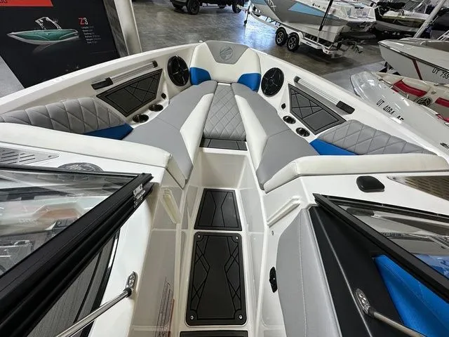 Slide: The Image of Tigé Z3 2022 - 12