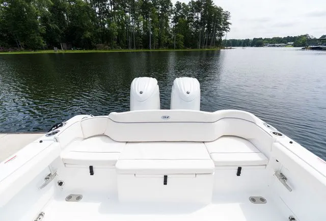 Slide: The Image of Sea Hunt Ultra 265 SE 2026 - 4