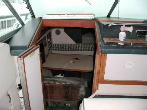 Slide: The Image of Sea Ray Sundancer 1986 - 11