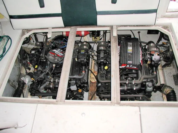 Slide: The Image of Sea Ray Sundancer 1986 - 5