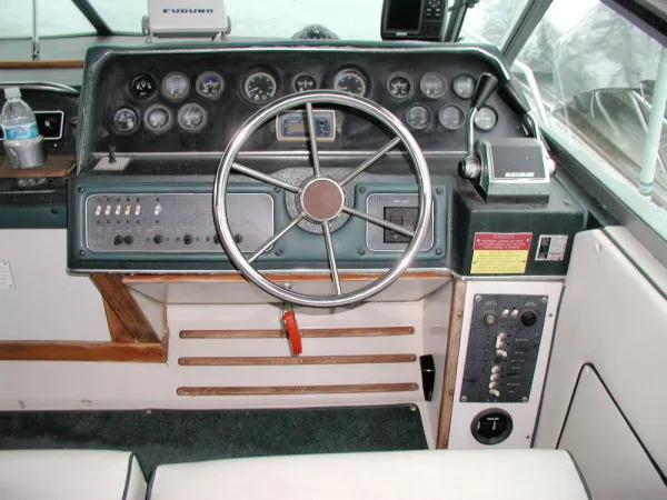 Slide: The Image of Sea Ray Sundancer 1986 - 8
