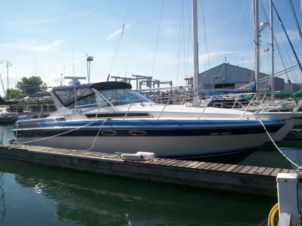 Slide: The Image of Wellcraft 3200 ST TROPEZ 1987 - 1
