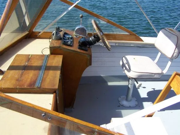 Slide: The Image of Parece Runabout 1970 - 4