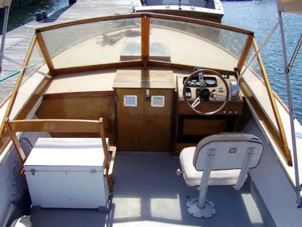 Slide: The Image of Parece Runabout 1970 - 8