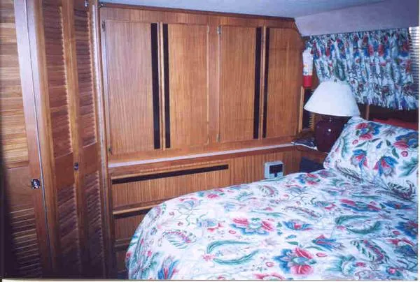 Slide: The Image of Sea Ray 410 Aft Cabin 1987 - 10