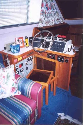 Slide: The Image of Sea Ray 410 Aft Cabin 1987 - 4