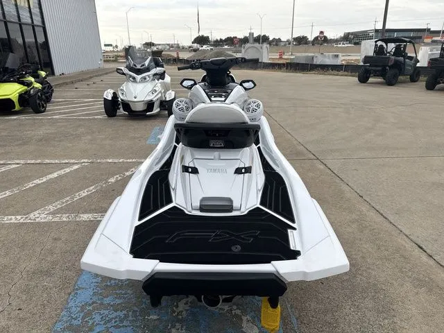 Slide: The Image of Yamaha FX Cruiser SVHO 2026 - 10