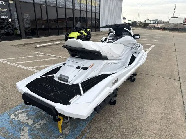 Slide: The Image of Yamaha FX Cruiser SVHO 2026 - 11