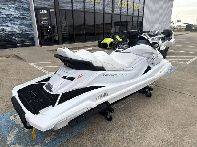 Slide: The Image of Yamaha FX Cruiser SVHO 2026 - 12