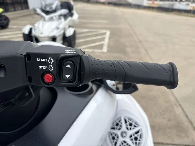 Slide: The Image of Yamaha FX Cruiser SVHO 2026 - 13