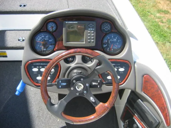 Slide: The Image of Triton Bassmaster Classic Limited 2003 - 4