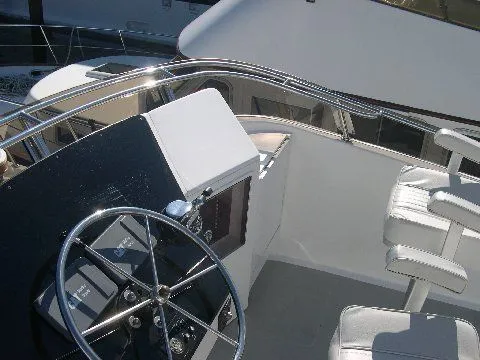 Slide: The Image of Albin 45 Command Bridge 2007 - 8