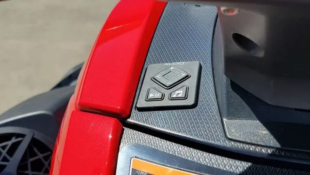 Slide: The Image of Yamaha VX Deluxe 2026 - 18