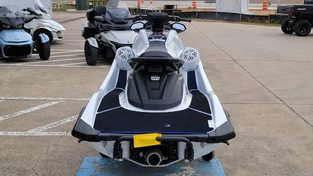 Slide: The Image of Yamaha VX Deluxe 2026 - 13