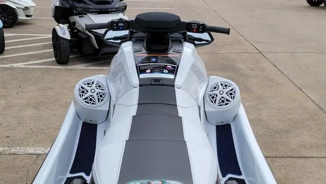 Slide: The Image of Yamaha VX Deluxe 2026 - 14