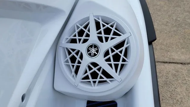 Slide: The Image of Yamaha VX Deluxe 2026 - 17