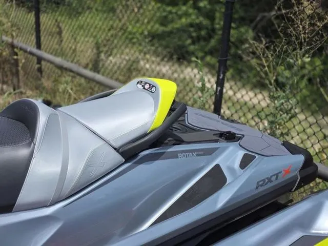 Slide: The Image of Sea-Doo RXT-X 325 2026 - 9