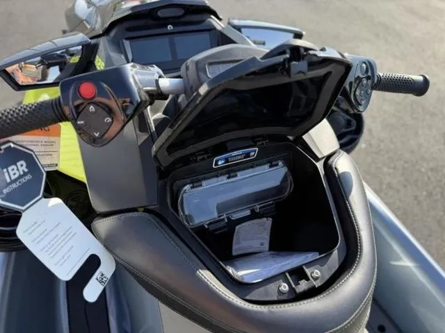 Slide: The Image of Sea-Doo RXP-X 325 2026 - 10