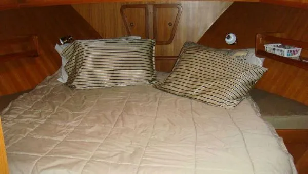 Slide: The Image of Mariner Orient 38 Sedan 2002 - 7
